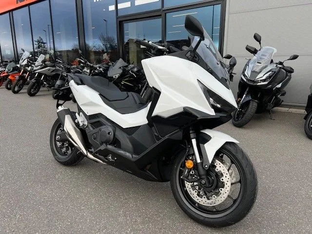 Honda Forza 750