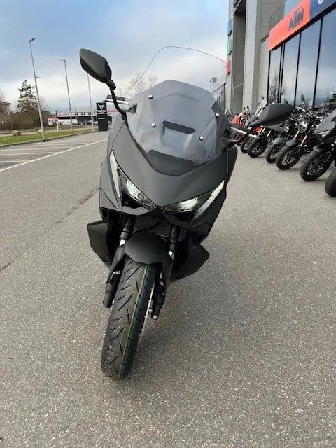 Honda Forza 750
