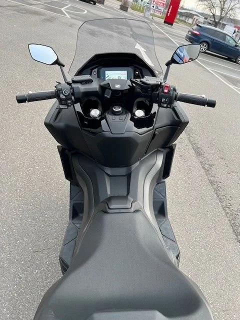 Honda Forza 750