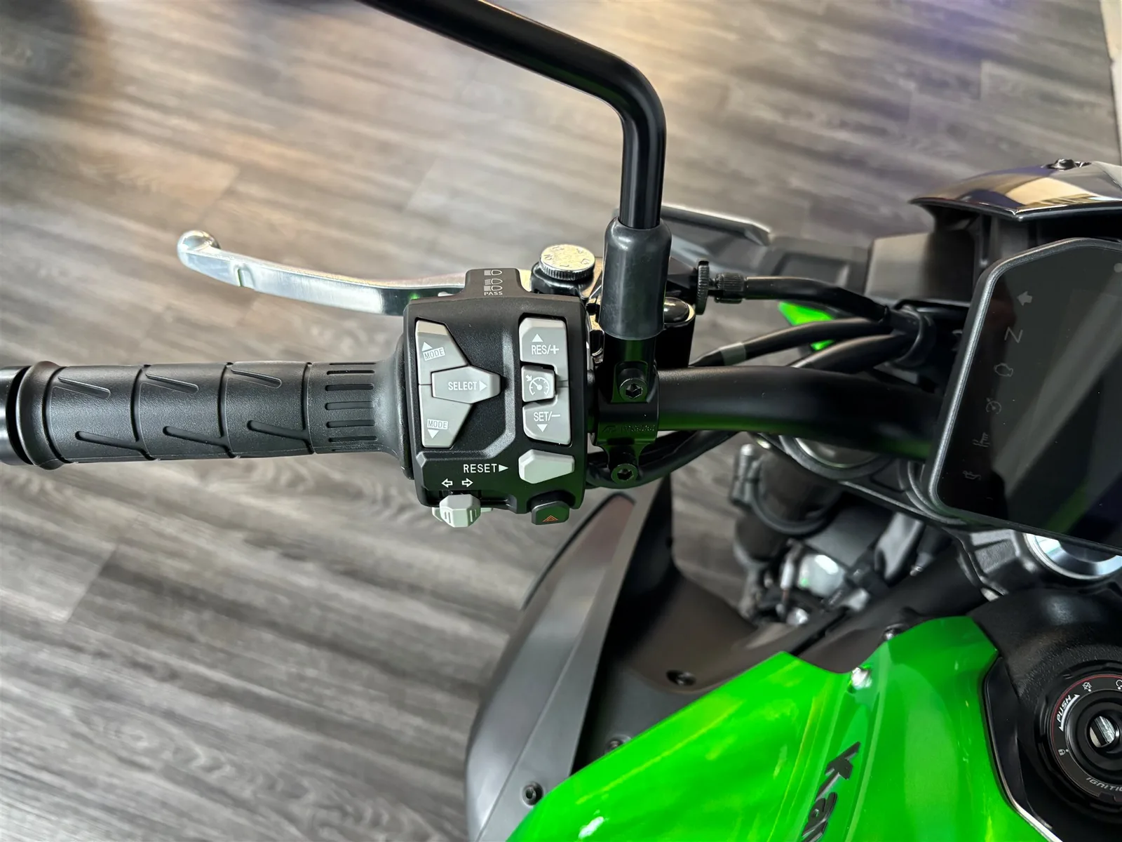 Kawasaki Z900 Grün und schwarz sofort verfügbar