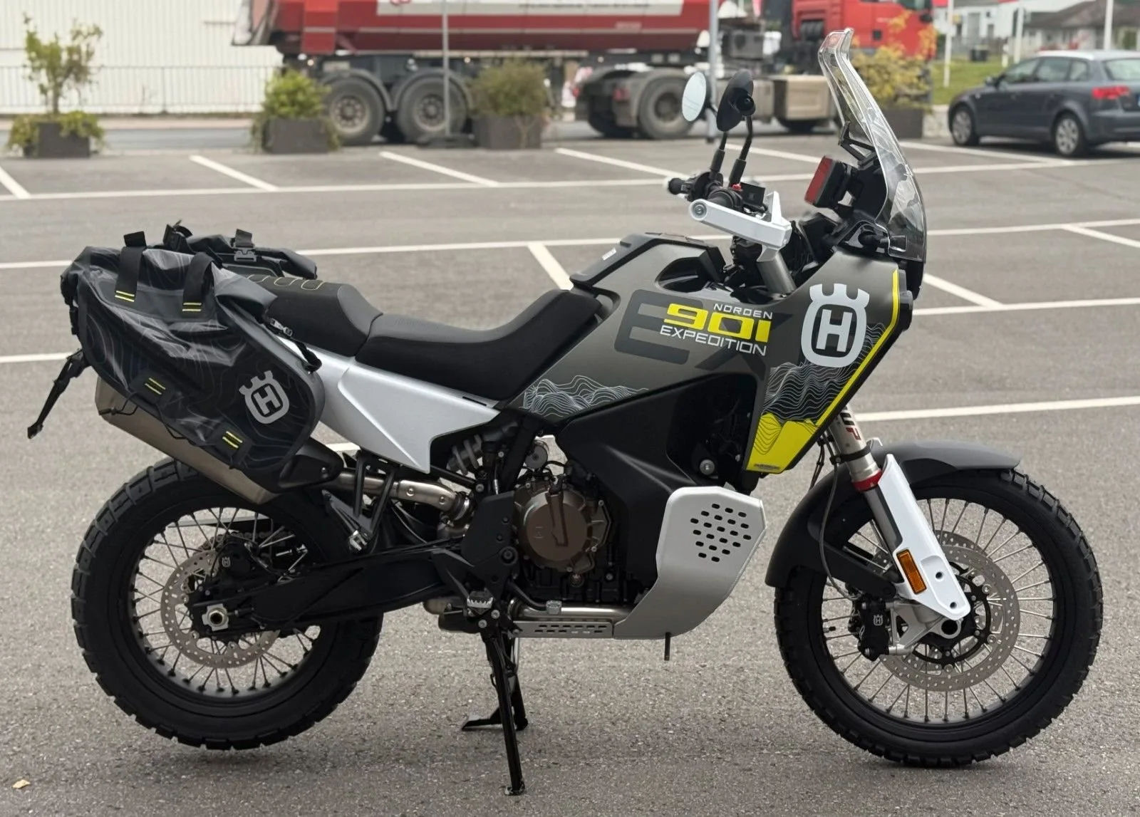 Husqvarna Norden 901 Expedition