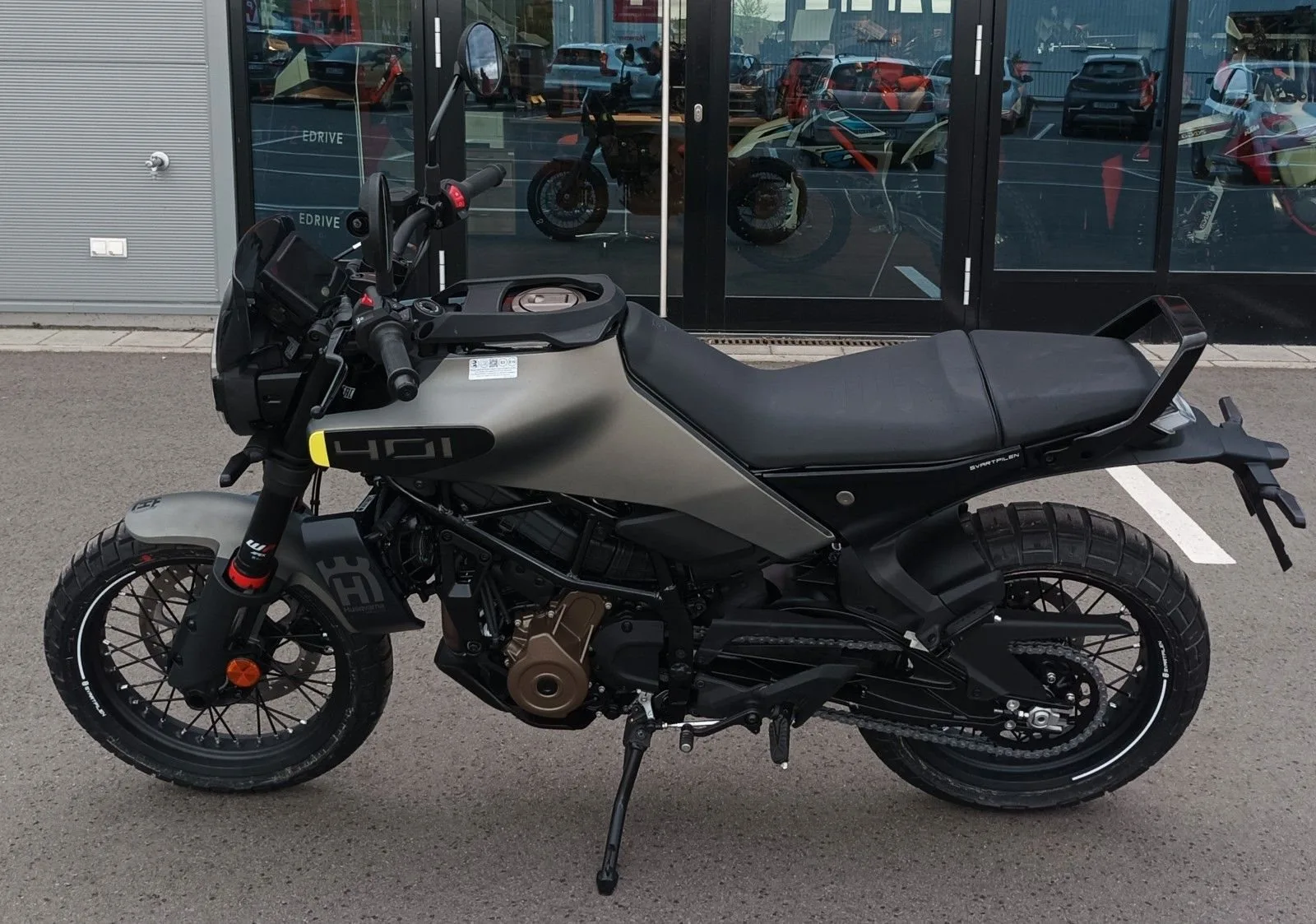 Husqvarna Svartpilen 401