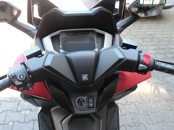 Honda Forza 350 sofort verfügbar