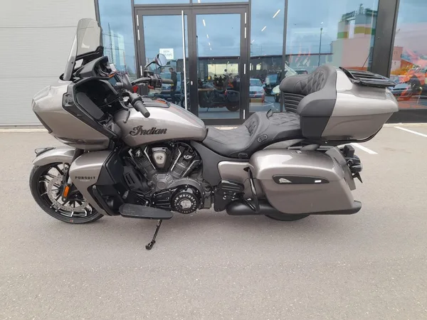 Indian Pursuit Dark Horse with 112 Package