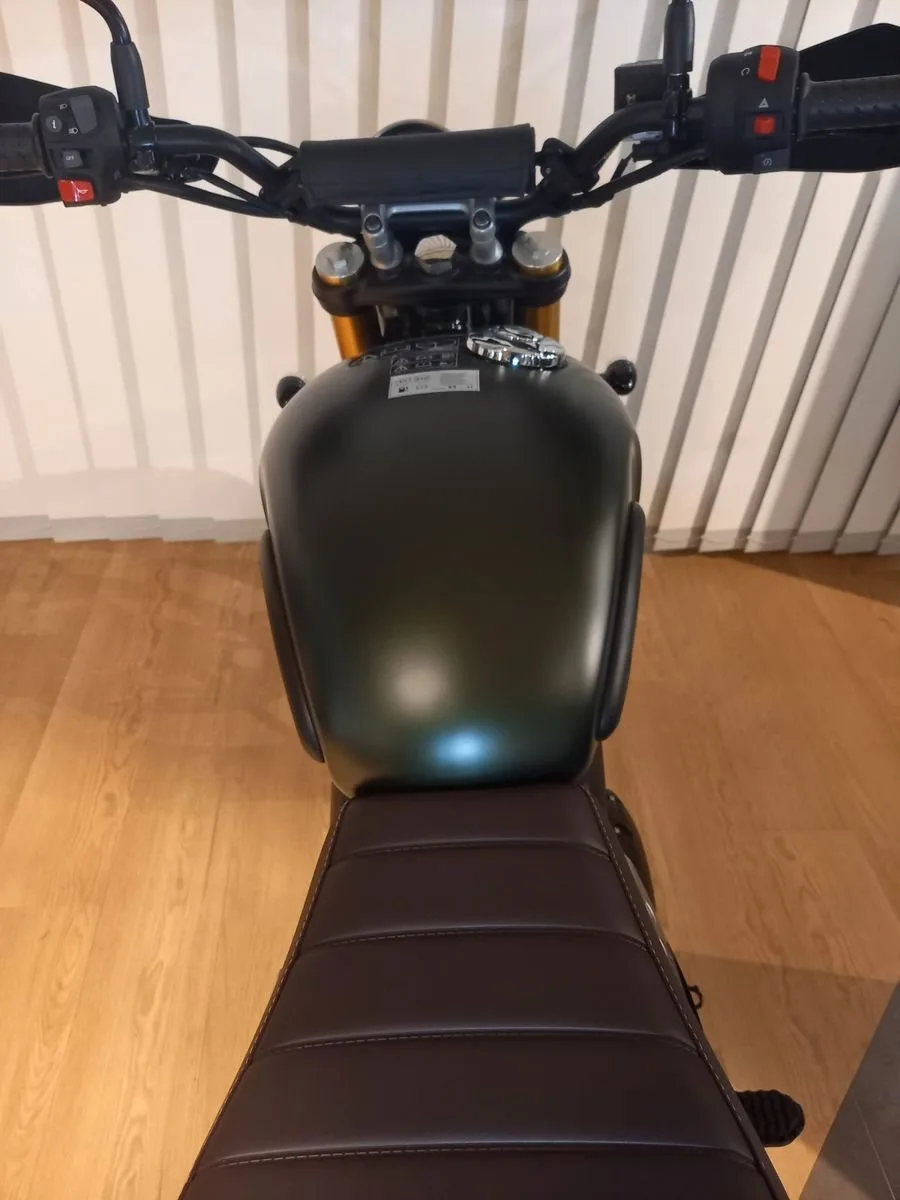 Triumph Scrambler 400 X