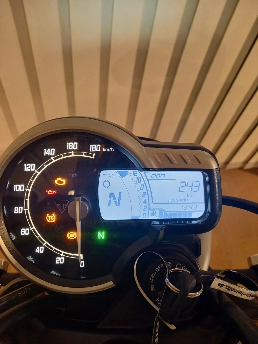 Triumph Scrambler 400 X