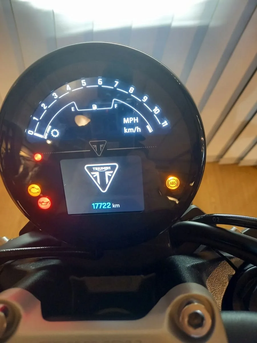 Triumph Trident 660