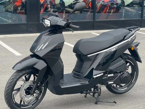 Peugeot Tweet 125