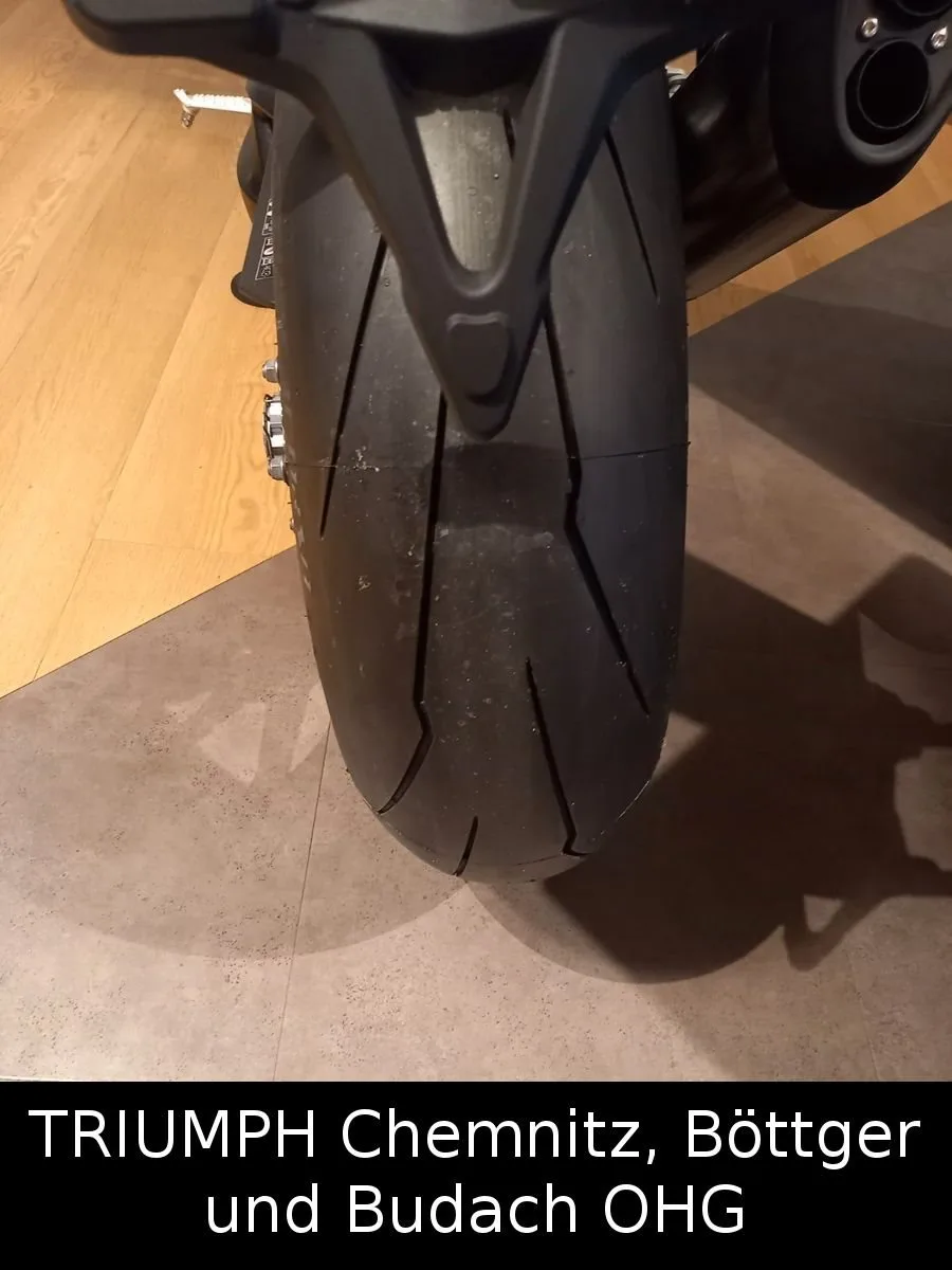Triumph Speed Triple 1200 RR