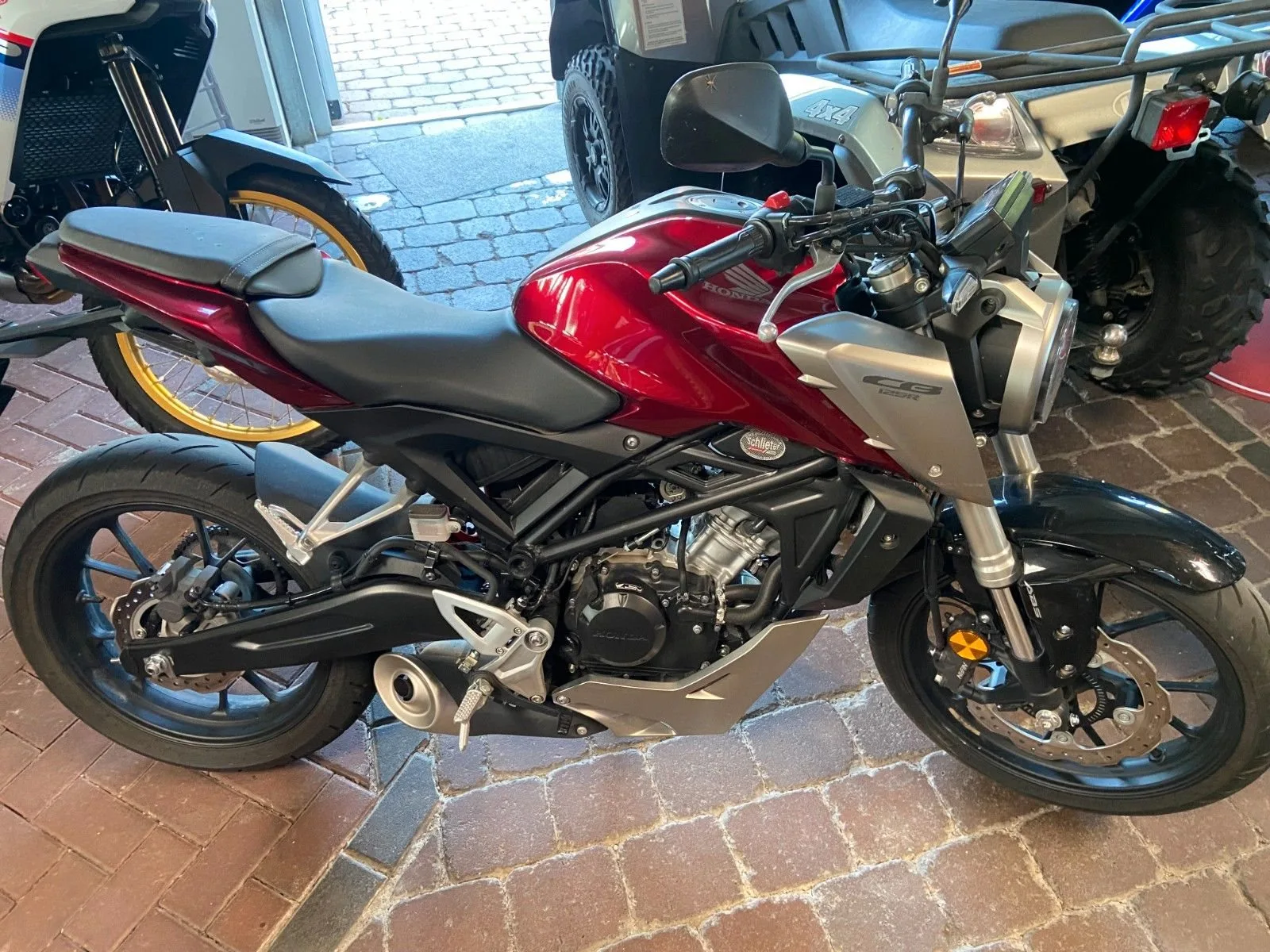 Honda CB125R