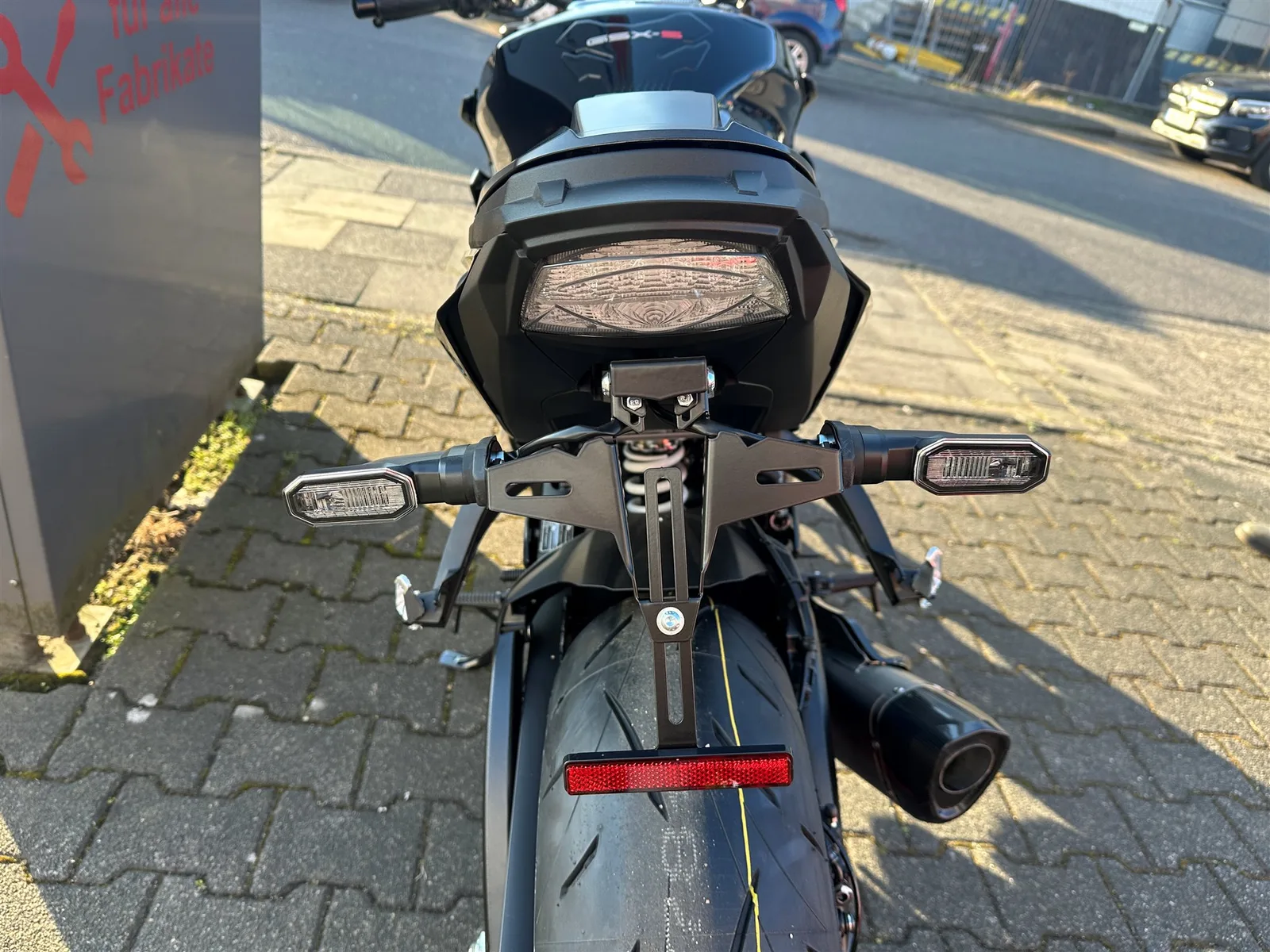 Suzuki GSX-S1000 Power Edition inkl. Akrapoviç Auspuff + BeyGo 20-Jahre-Design-Kit