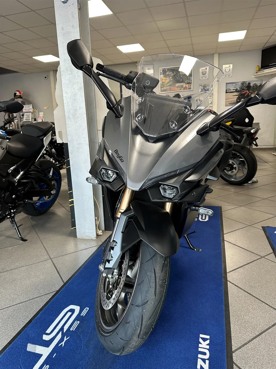 Suzuki GSX-S1000GT Travel Edition Kit + Power Edition (Akrapoviç Endtopf)