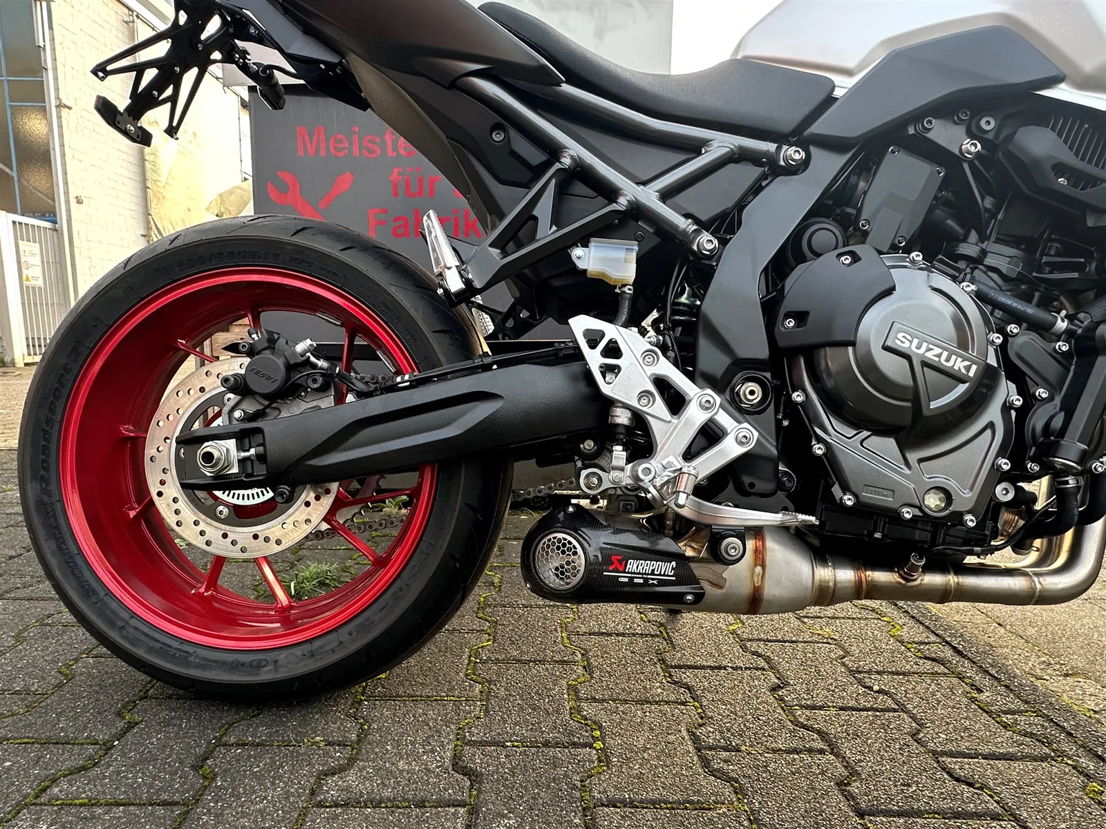 Suzuki GSX-8S 20 Jahre Sondermodell Motorrad