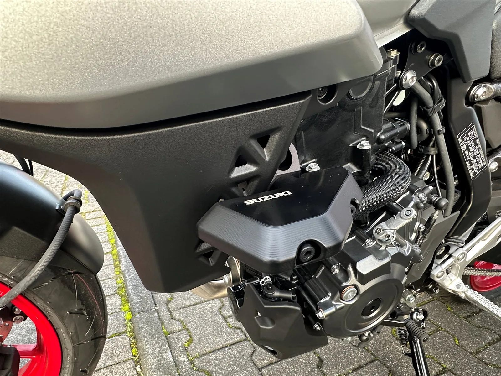 Suzuki GSX-8S 20 Jahre Sondermodell Motorrad