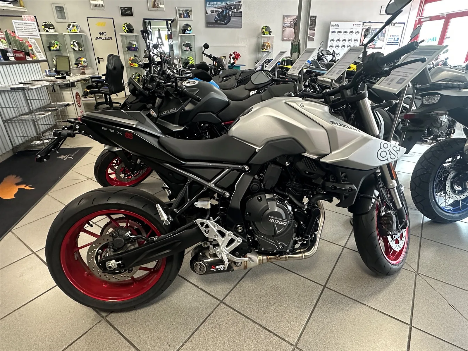 Suzuki GSX-8S 20 Jahre Sondermodell Motorrad