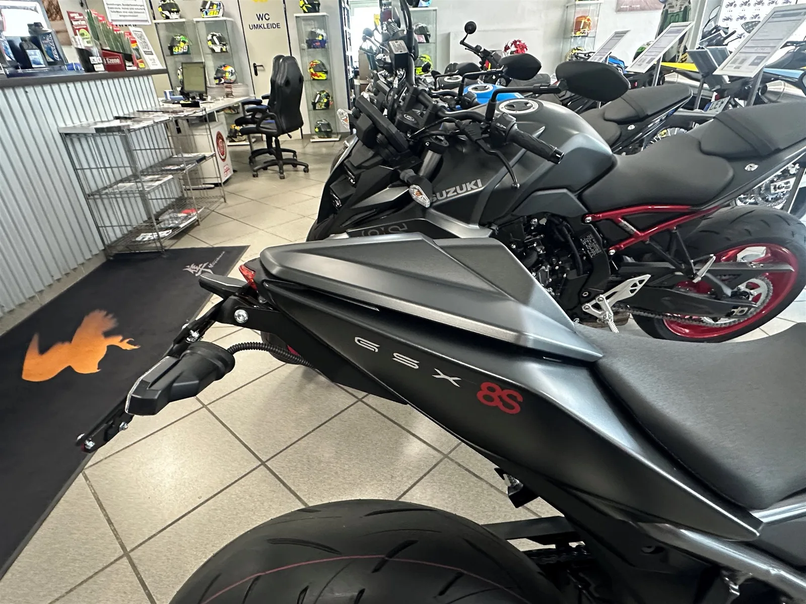 Suzuki GSX-8S 20 Jahre Sondermodell Motorrad