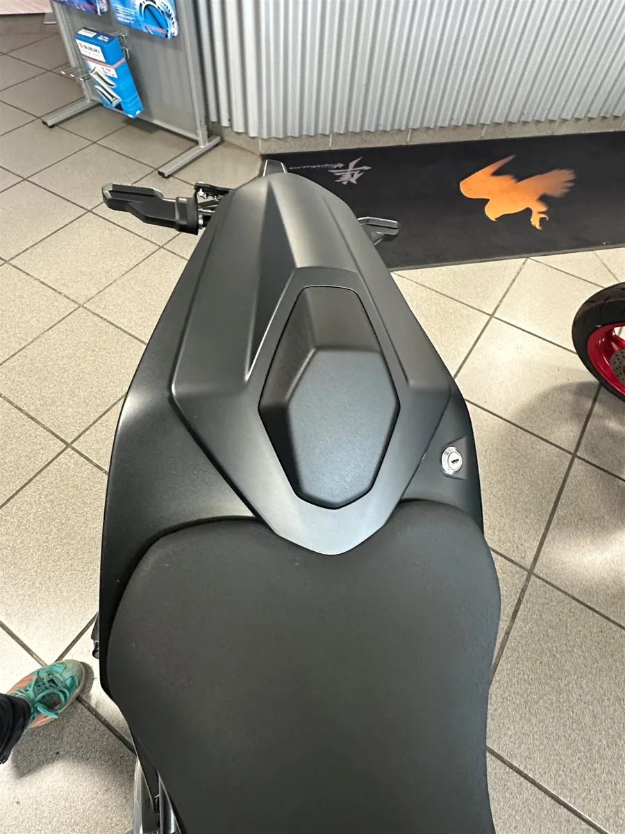 Suzuki GSX-8S 20 Jahre Sondermodell Motorrad