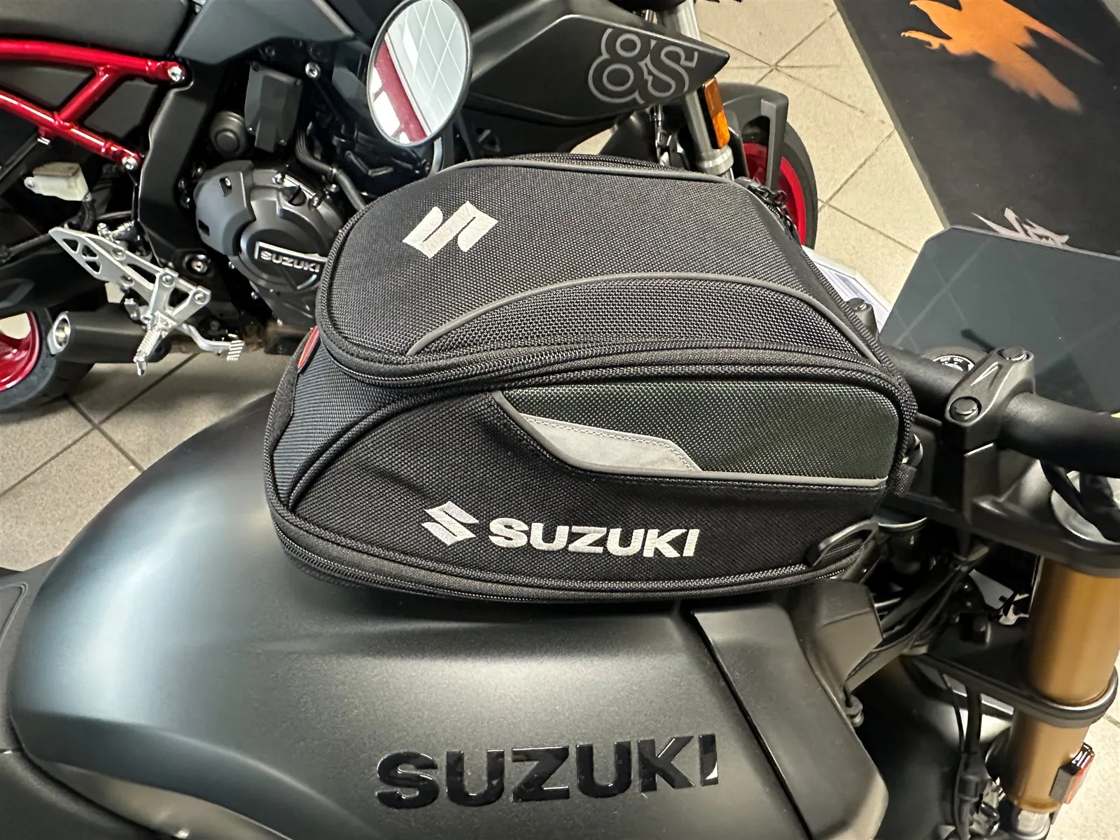 Suzuki GSX-8T inkl. Touring-Kit Motorrad