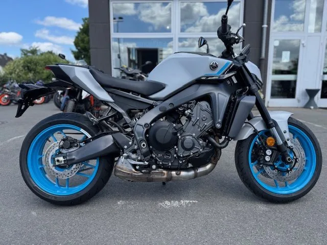 Yamaha MT-09 SONDERREIS..noch 1 x am Lager