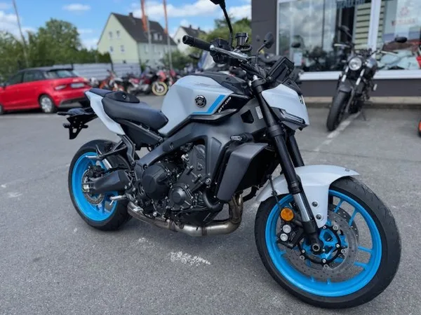 Yamaha MT-09 SONDERREIS..noch 1 x am Lager