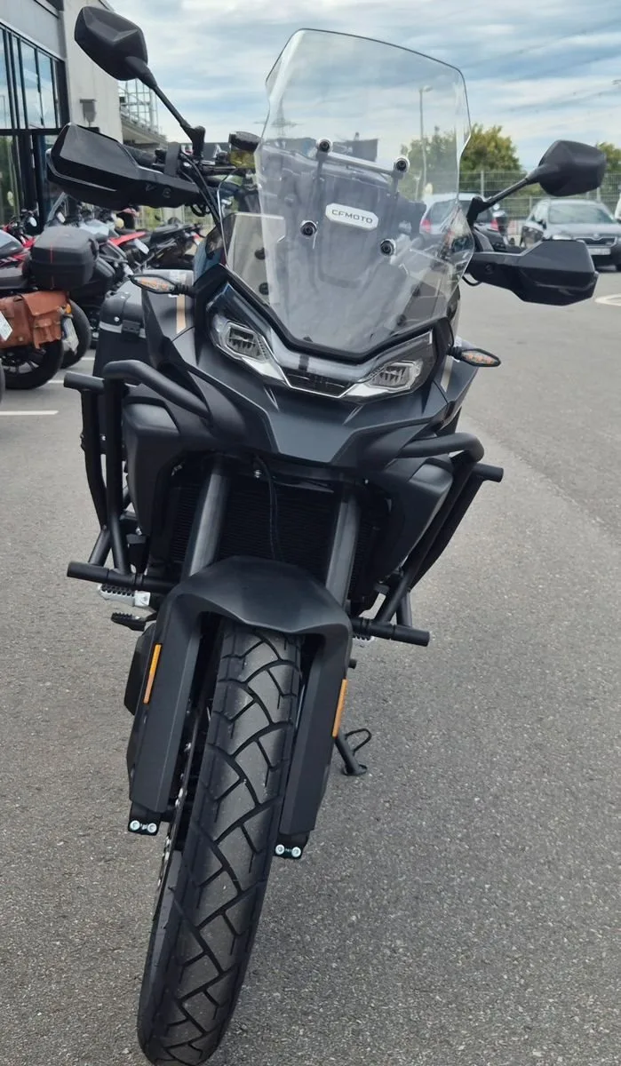 CFMOTO 700MT