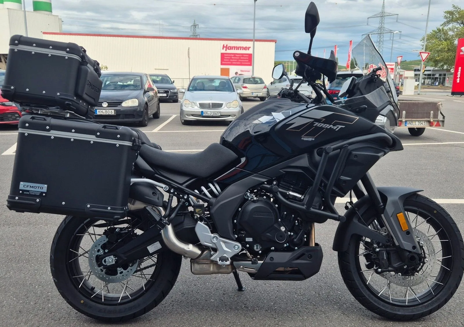 CFMOTO 700MT