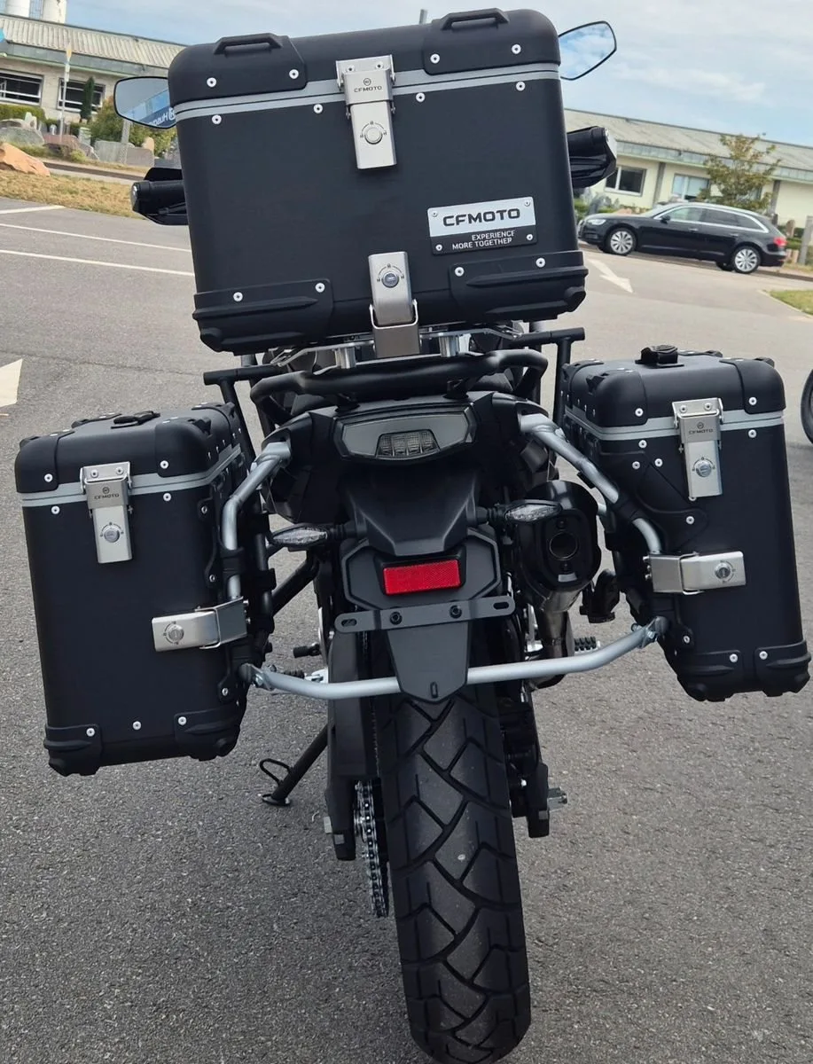 CFMOTO 700MT