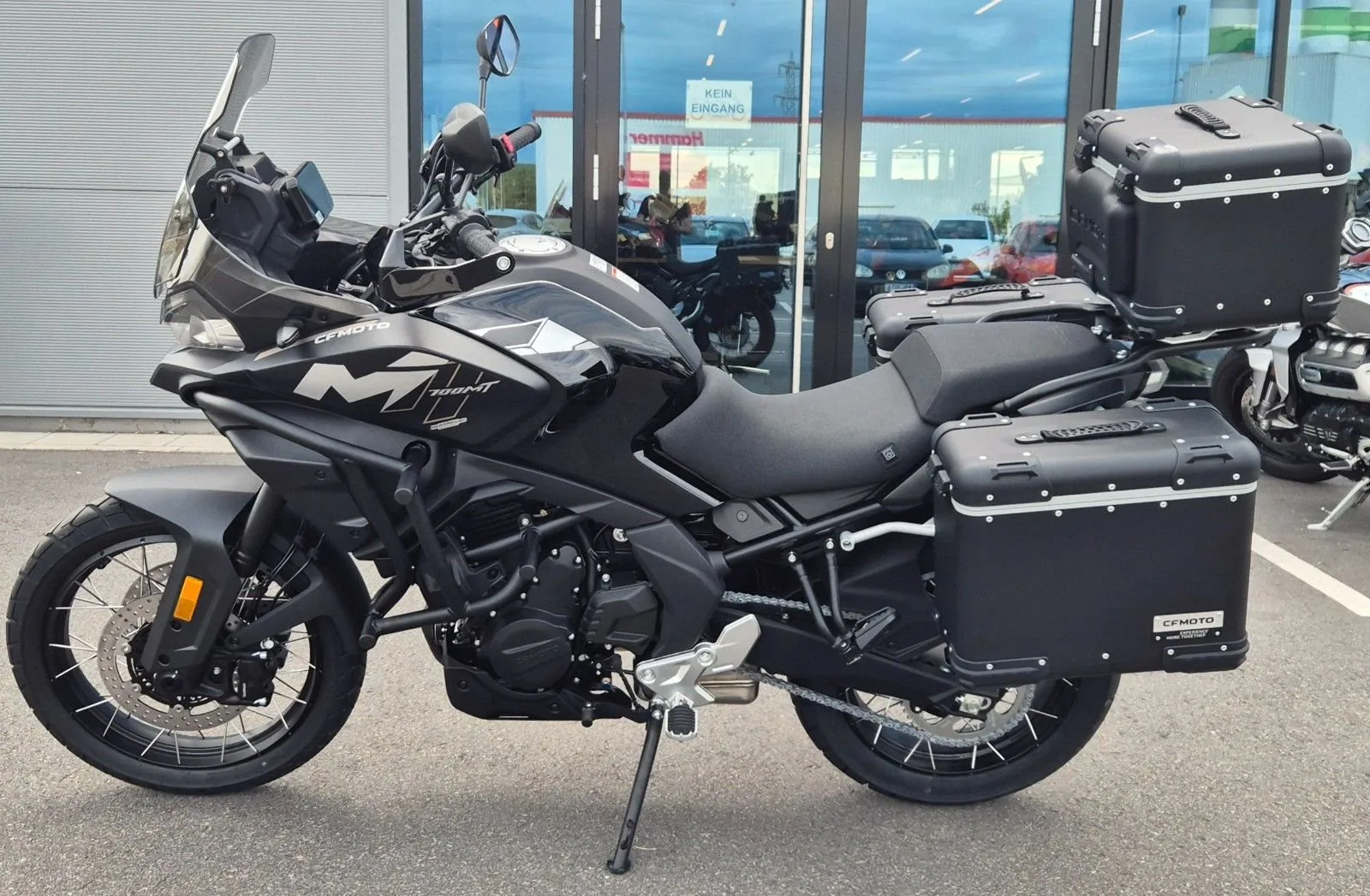 CFMOTO 700MT