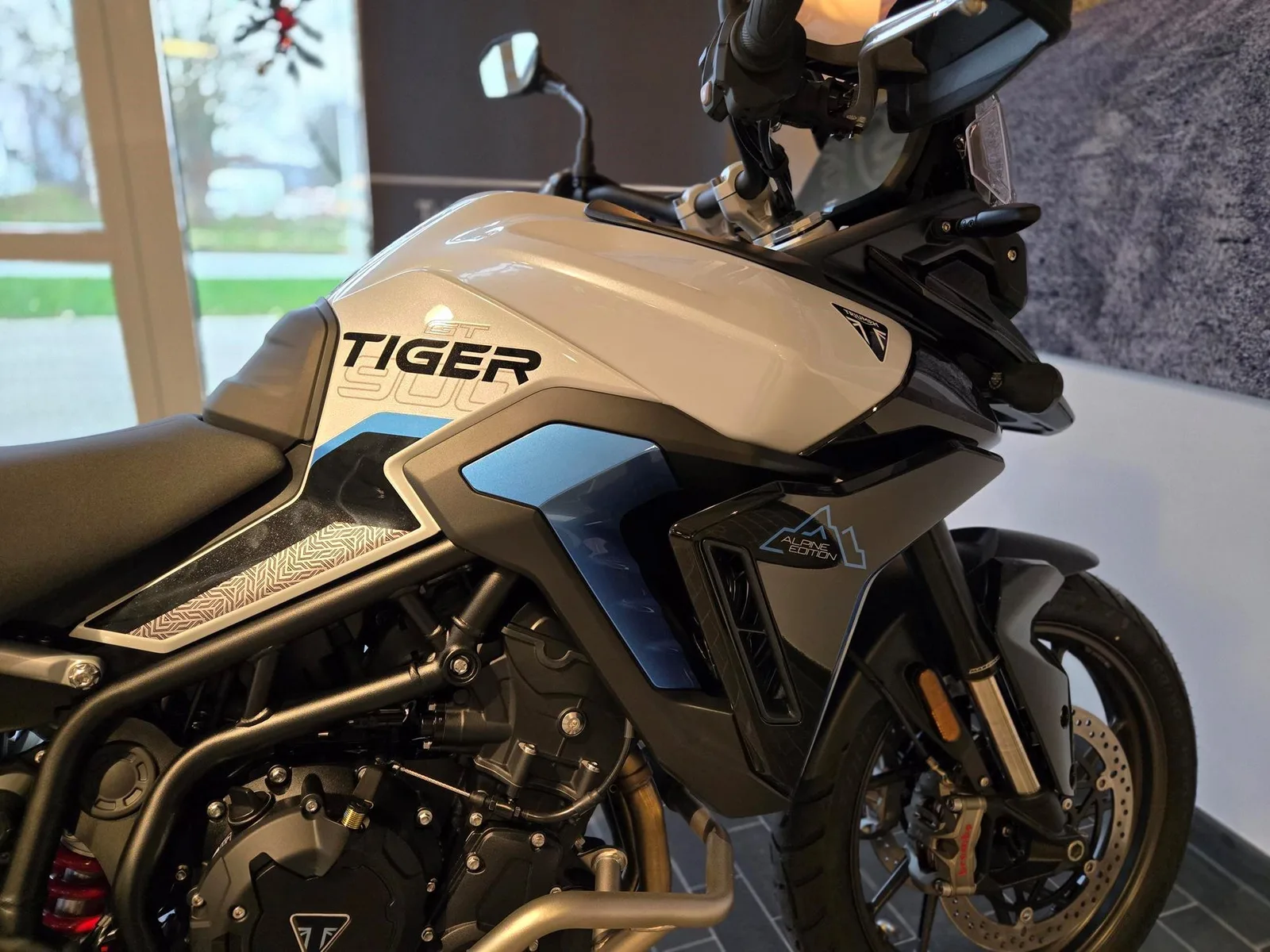 Triumph Tiger 900 Alpine Edition 1000€ Kundenvorteil sichern bis zum 30.06.2026