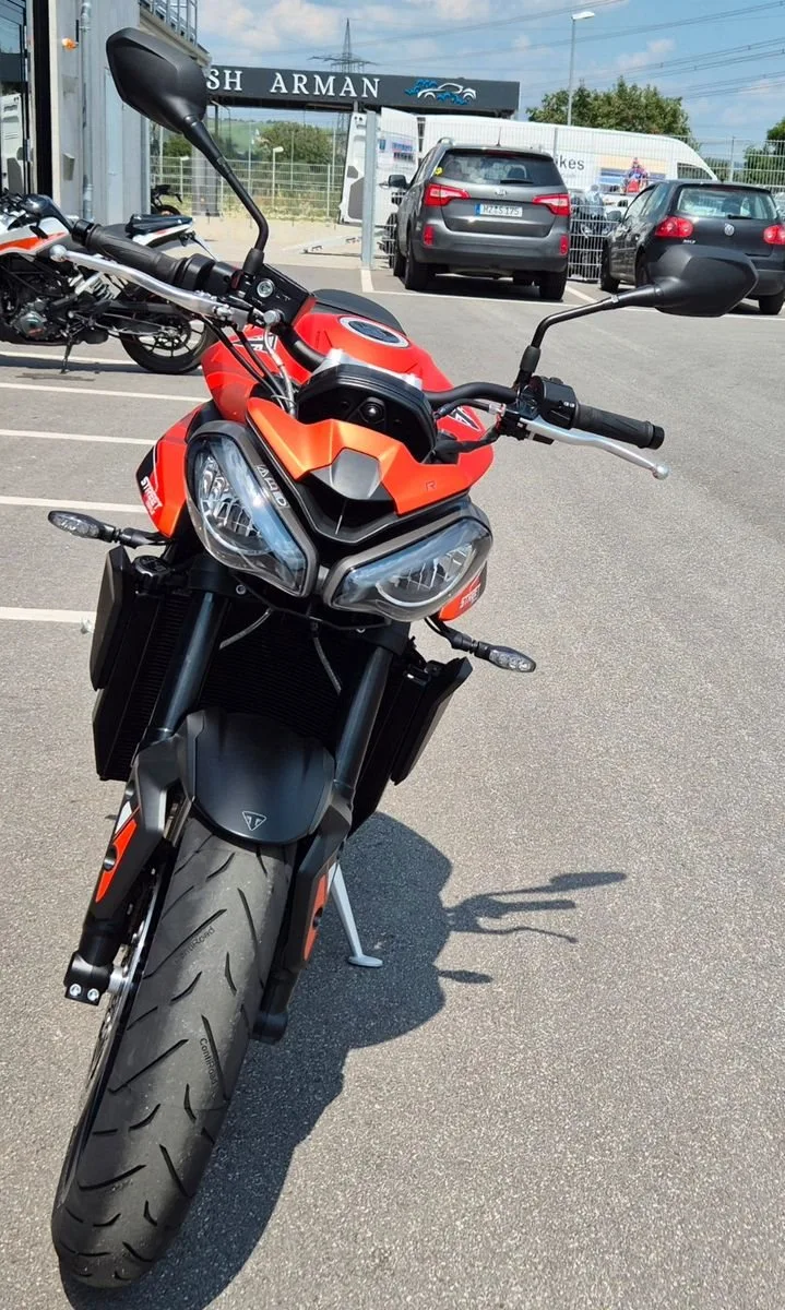 Triumph Street Triple R