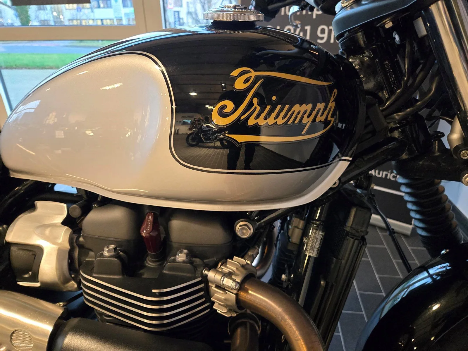 Triumph Scrambler 900 Icon Edition mit Zubehör