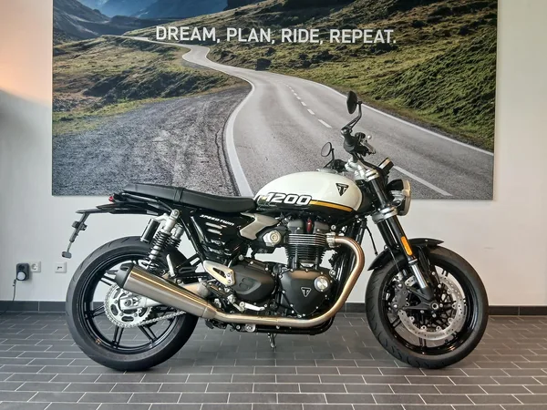 Triumph Speed Twin 1200 Lagerfahrzeug