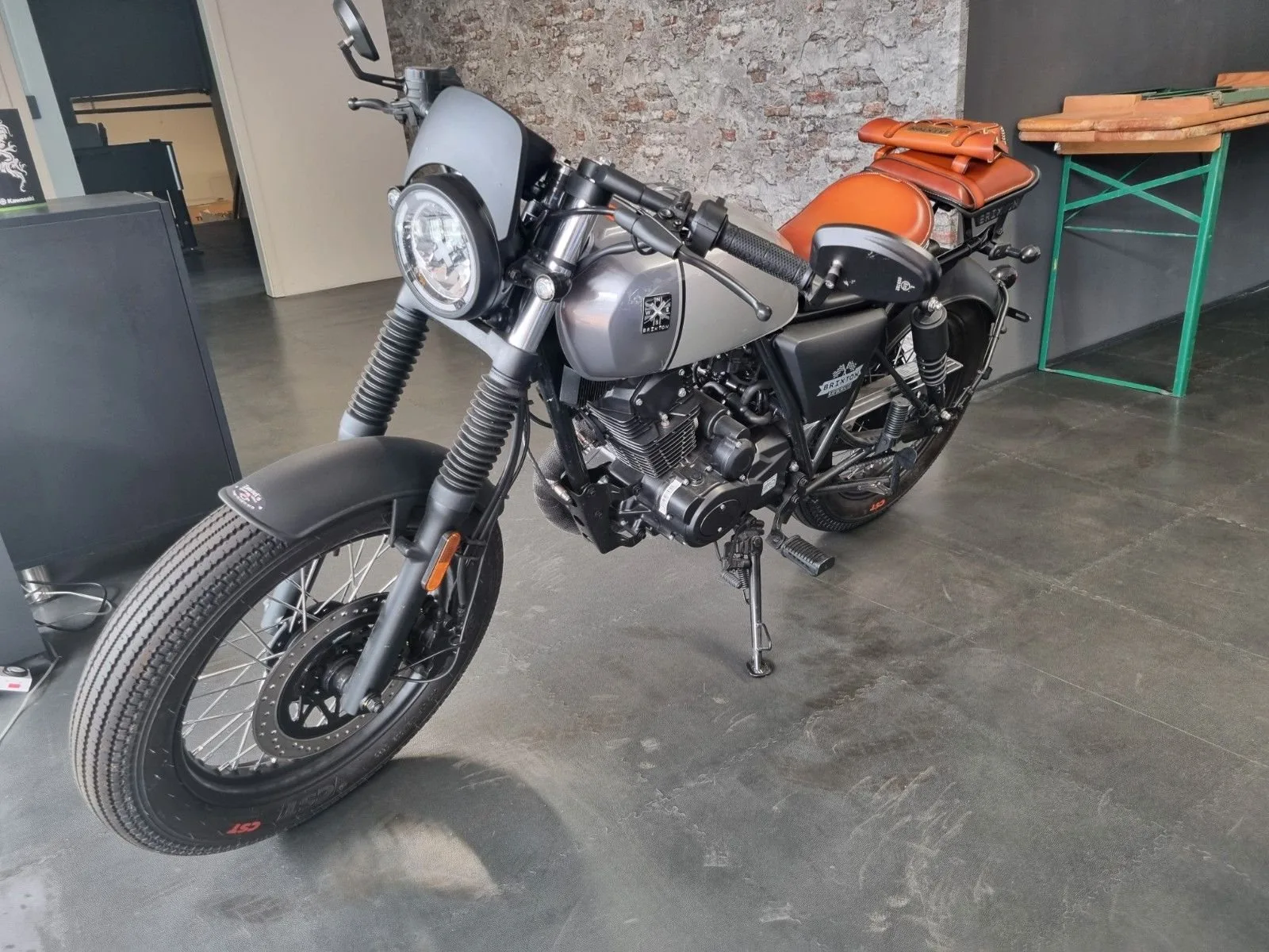 Brixton Rayburn 125