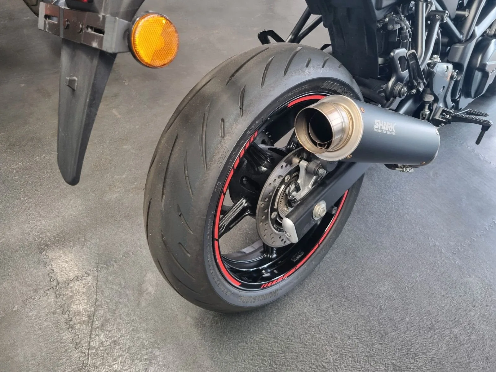Suzuki SV650