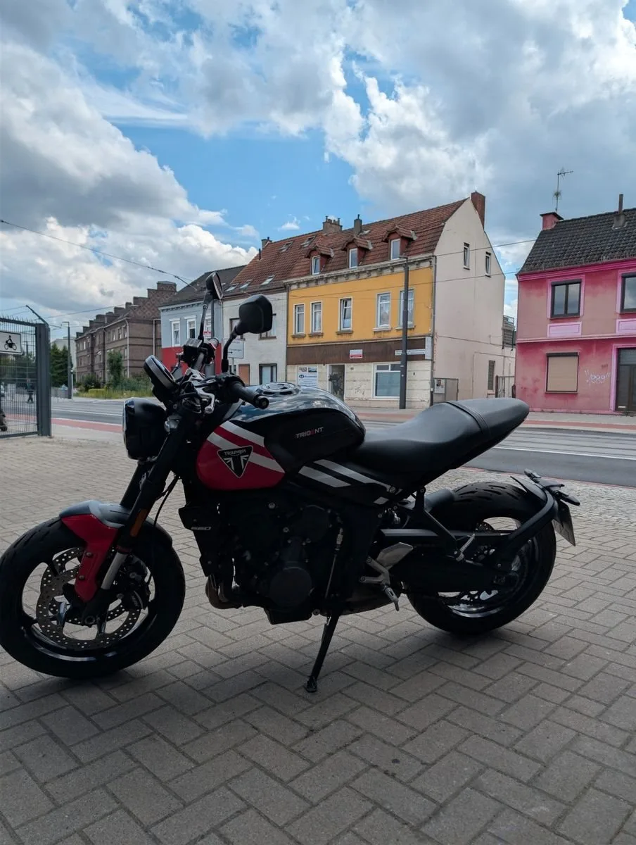 Triumph Trident 660