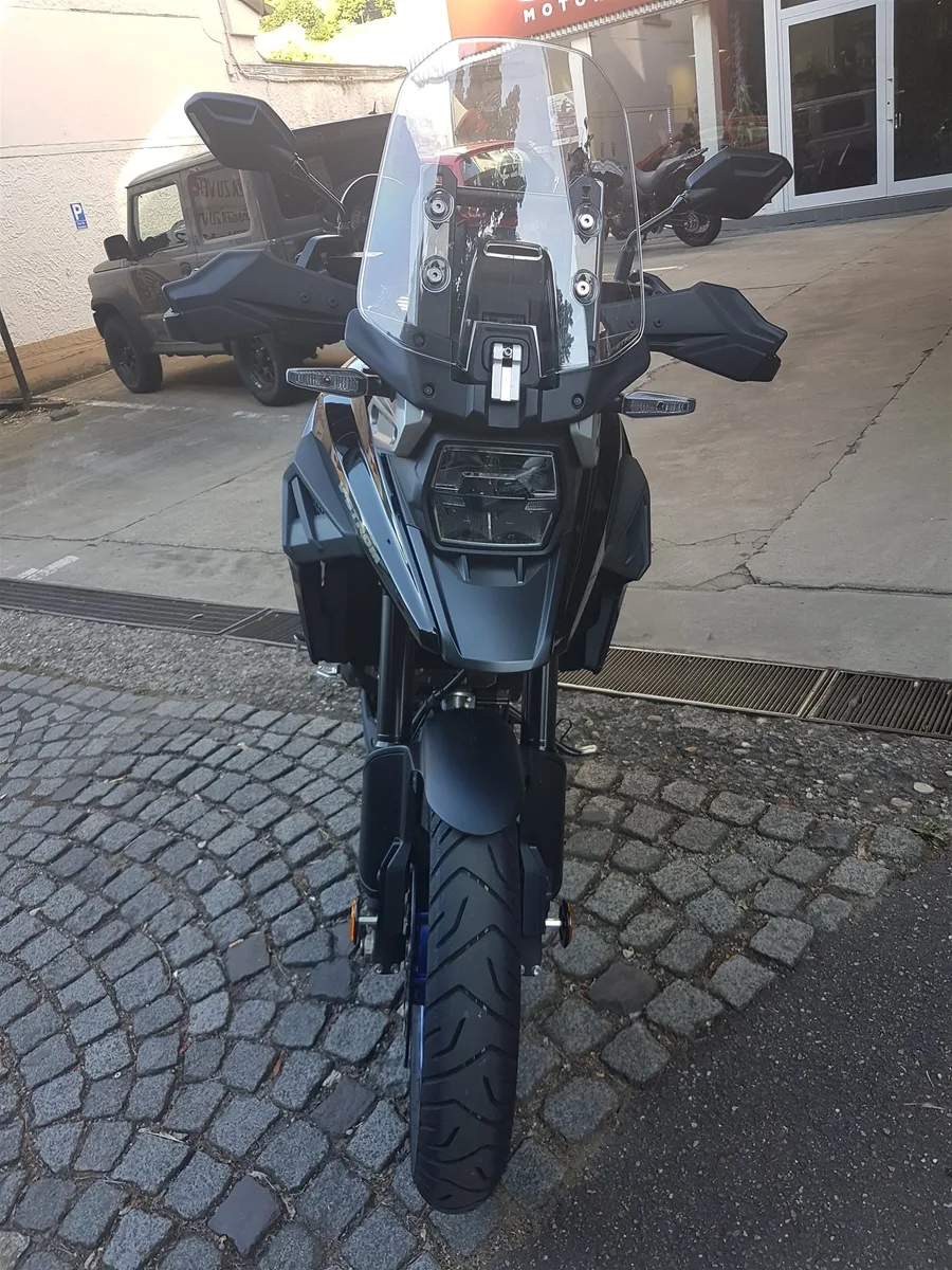 Suzuki V-Strom 1050 Schwarz, MY24 Demo