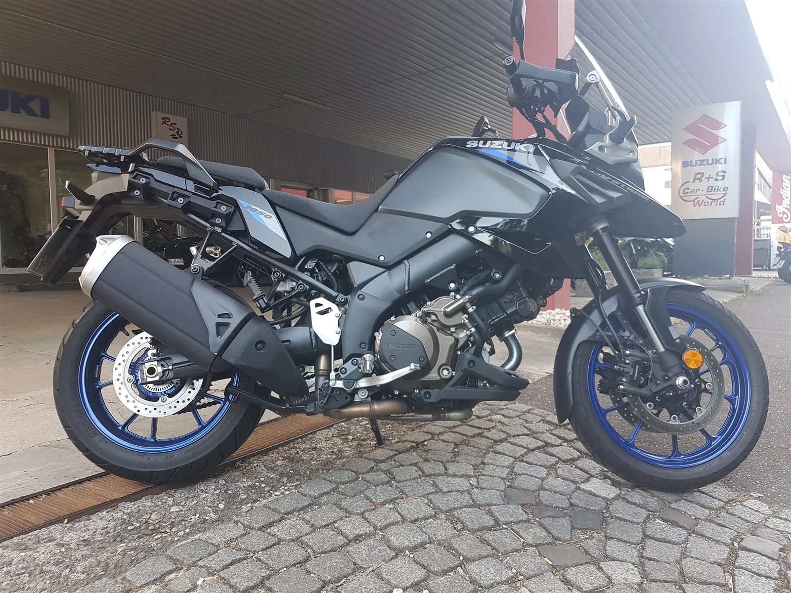 Suzuki V-Strom 1050 Schwarz, MY24 Demo