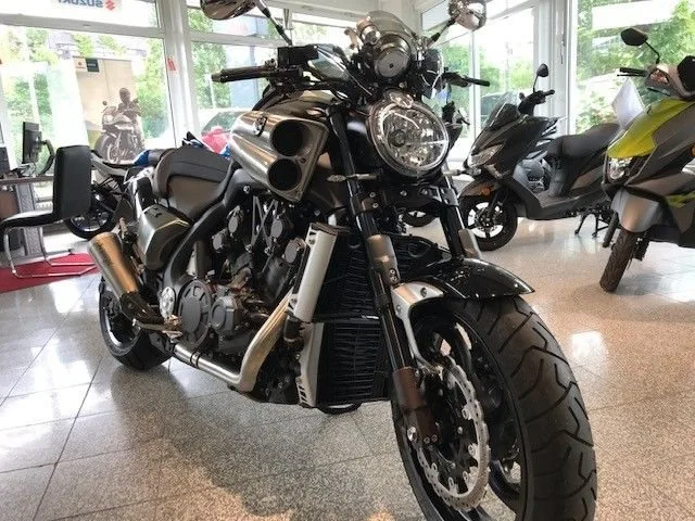Yamaha V-MAX