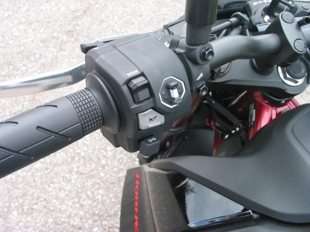 Honda CB750 Hornet E-Clutch \*Führerscheinzuschuß