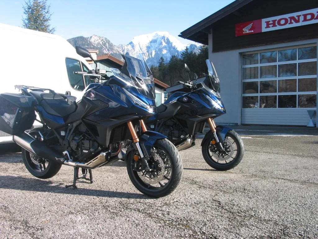 Honda NT1100 DCT Electronic Suspension 500,- € Zubehör kostenfrei