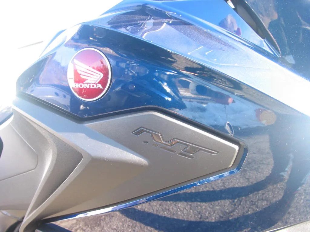 Honda NT1100 DCT Electronic Suspension 500,- € Zubehör kostenfrei