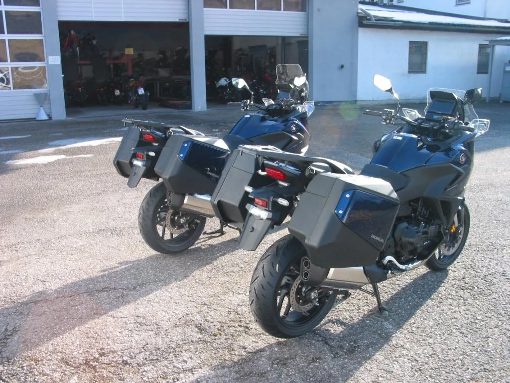 Honda NT1100 DCT Electronic Suspension 500,- € Zubehör kostenfrei