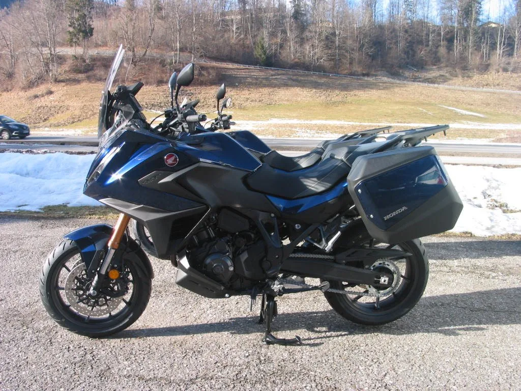 Honda NT1100 DCT Electronic Suspension 500,- € Zubehör kostenfrei