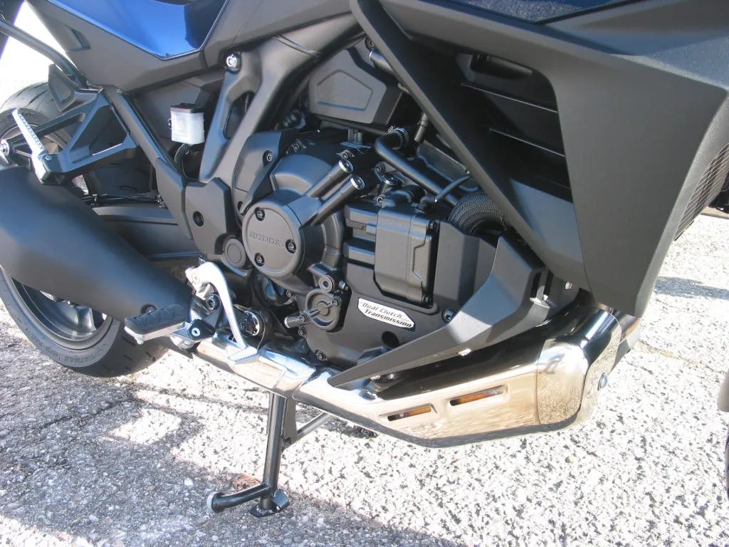 Honda NT1100 DCT Electronic Suspension 500,- € Zubehör kostenfrei