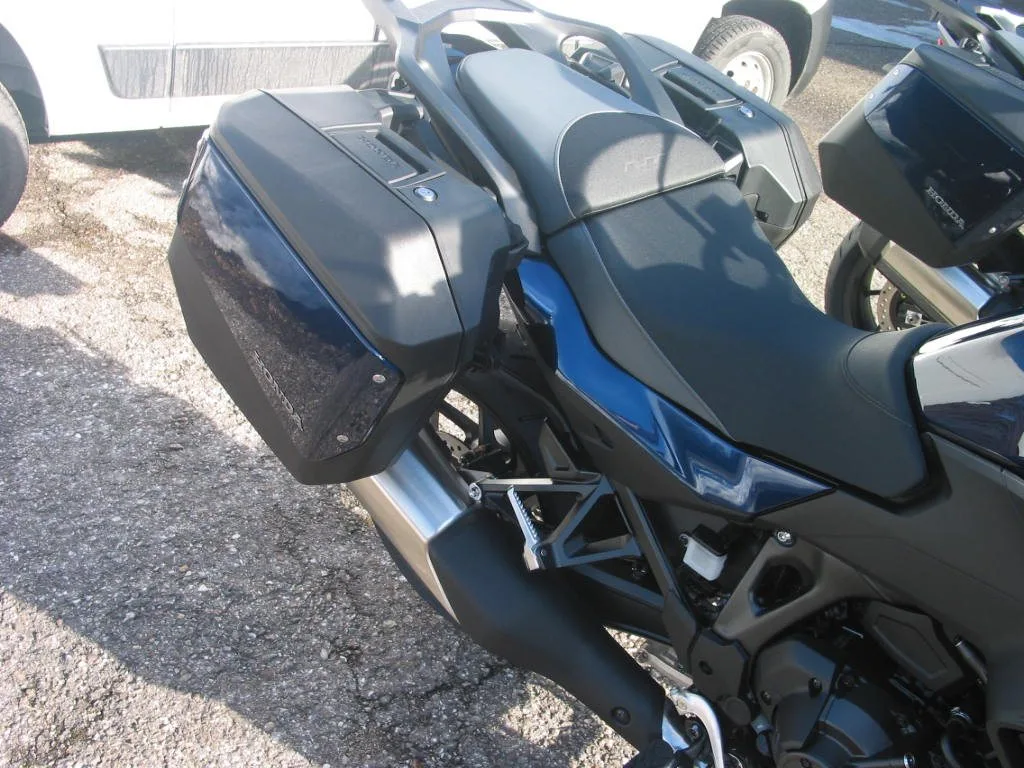 Honda NT1100 DCT Electronic Suspension 500,- € Zubehör kostenfrei