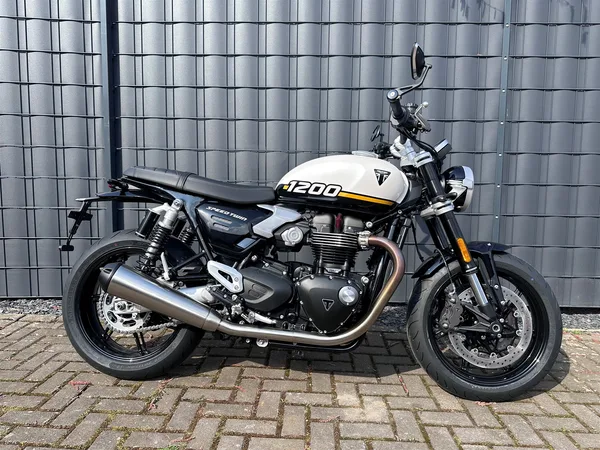 Triumph Speed Twin 1200