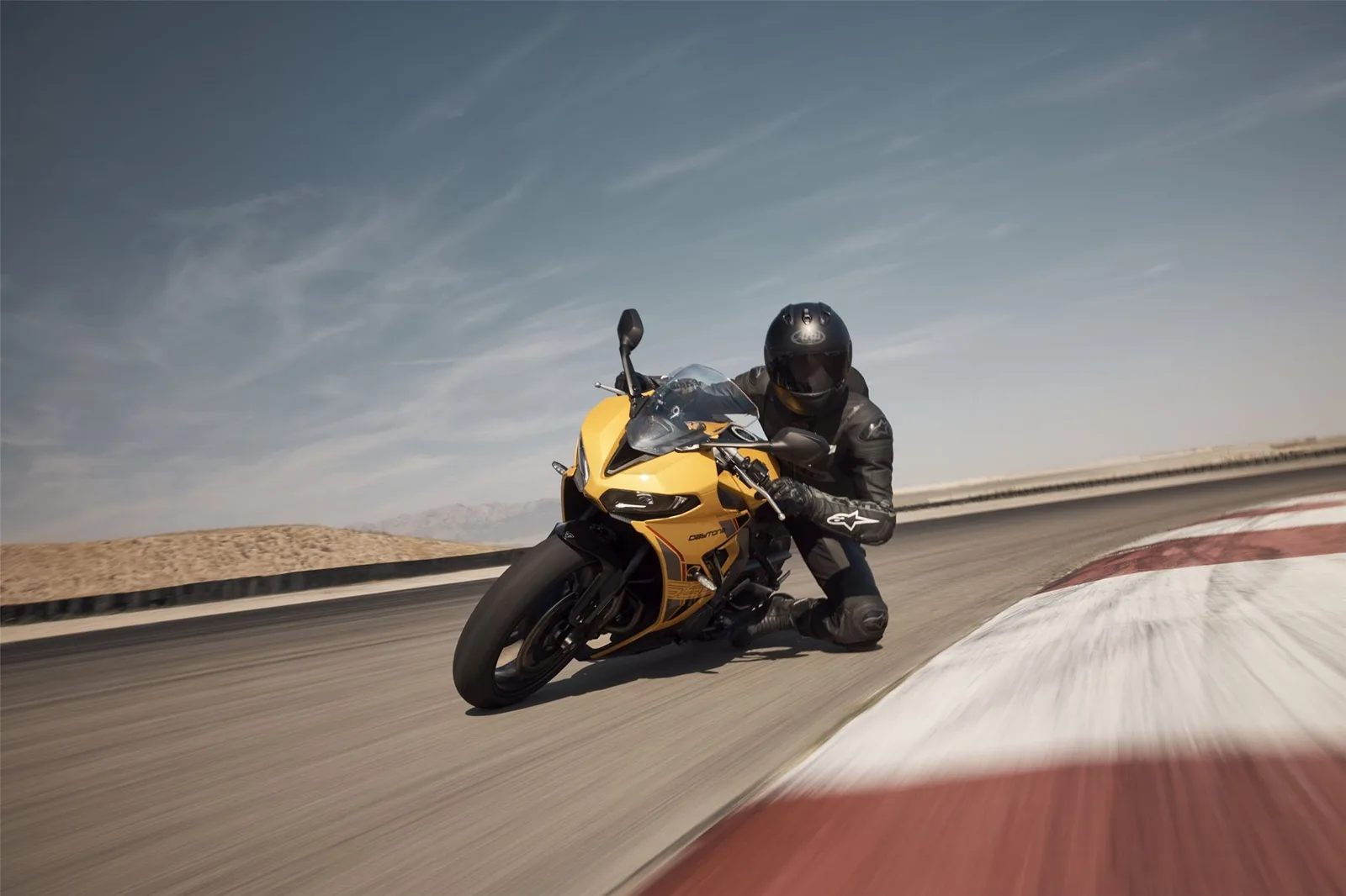 Triumph Daytona 660