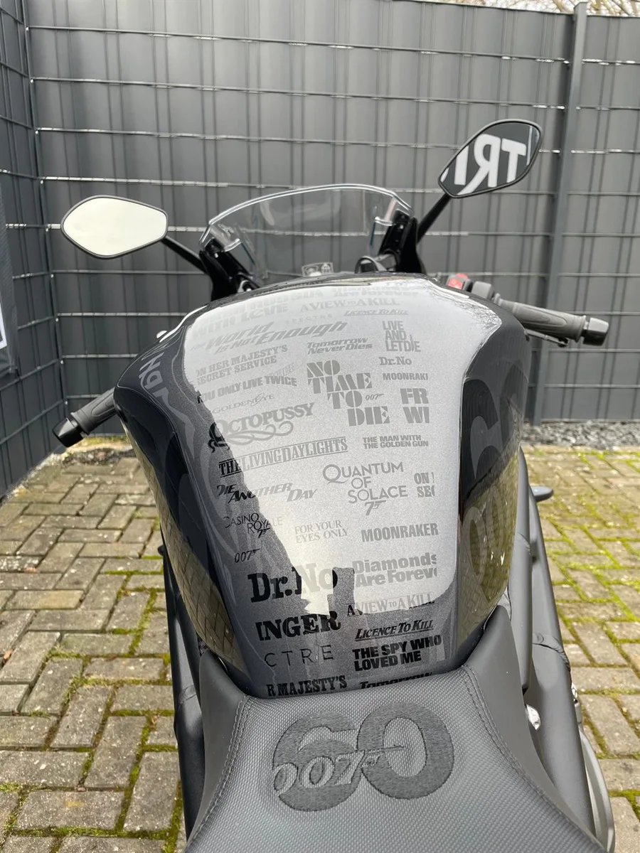 Triumph Speed Triple 1200 RR James Bond Edition 007 James Bond Edition