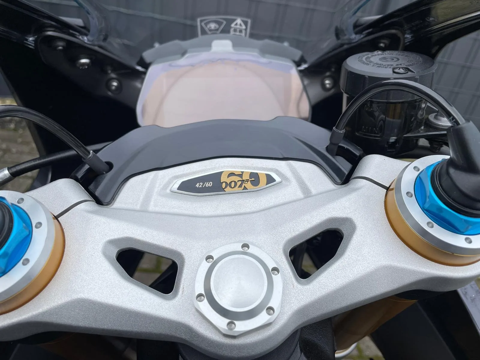 Triumph Speed Triple 1200 RR James Bond Edition 007 James Bond Edition