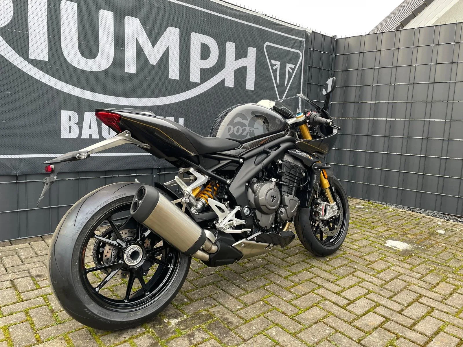 Triumph Speed Triple 1200 RR James Bond Edition 007 James Bond Edition